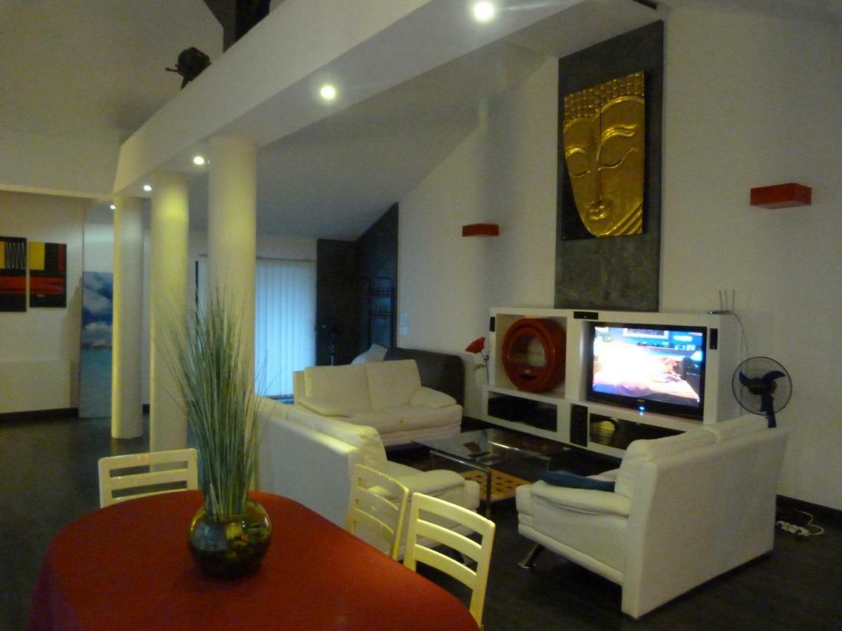 Holidays In Paris Loft Design & Atypique Avec Jardin Apartment Massy  Exterior photo