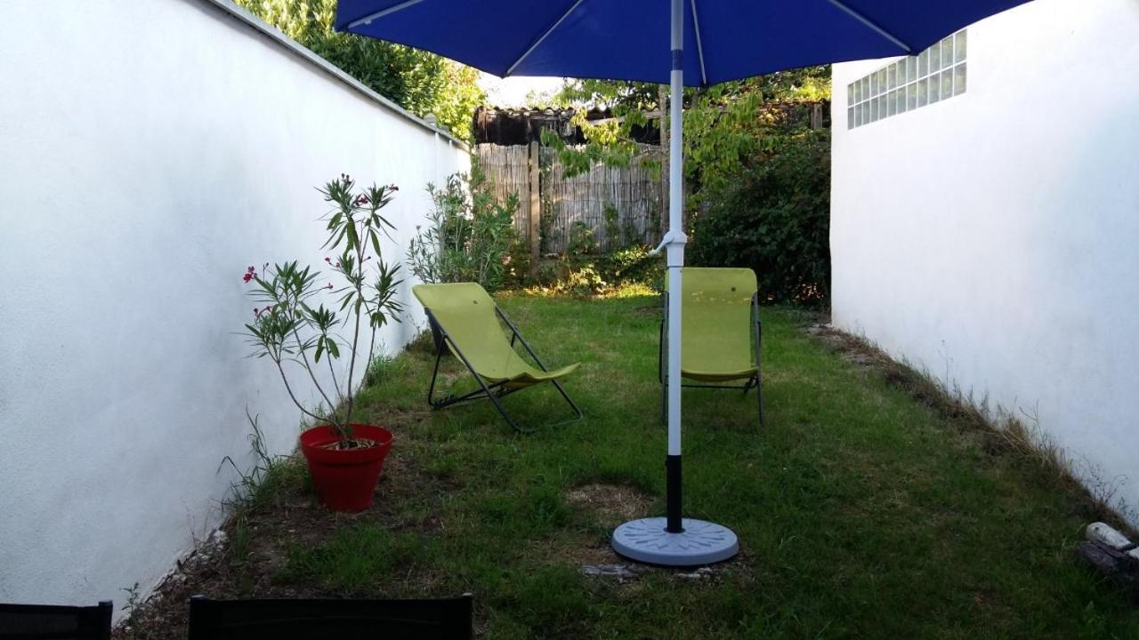 Holidays In Paris Loft Design & Atypique Avec Jardin Apartment Massy  Exterior photo